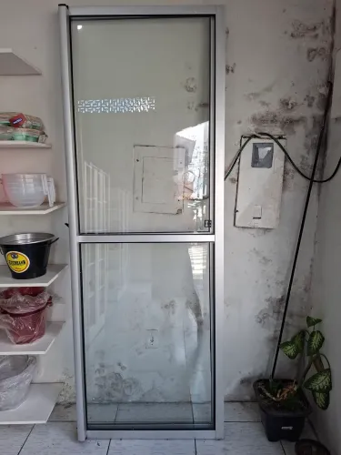 Porta de vidro para apartamento em alumínio