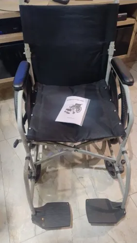 Cadeira de rodas dobrável