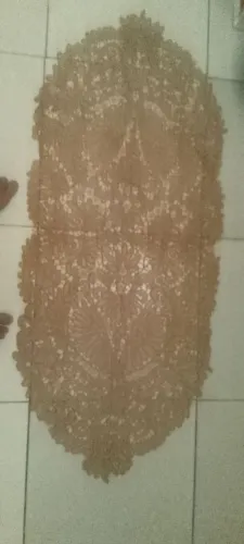 Toalha de mesa tipo passadeira em Renda Irlandesa