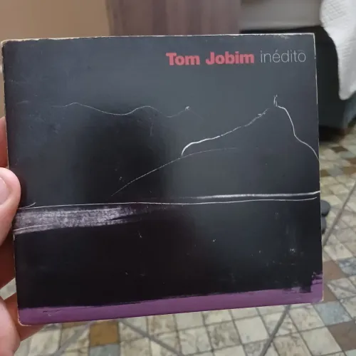 Tom Jobim cd Inédito 2005 digipack em ótimo estado, com livreto