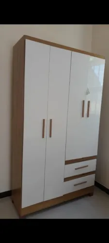 QUARDA- ROUPA 3 meses de uso