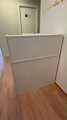 Balcão slim para recepção de consultório ou comércio