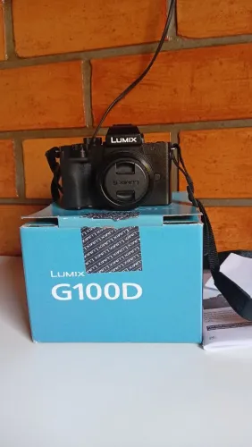 Panasonic - Lumix G100D Semi Nova 5.000 clicks (câmera mirrorless M4/3)