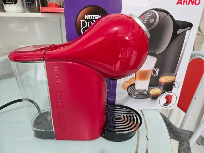 Cafeteira Espresso Arno Nescafé Dolce Gusto - Genio S Plus Vermelha