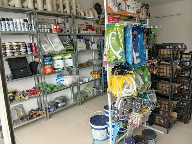 Vende-se deposito de construção