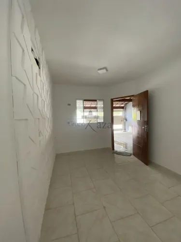 Casa - Residencial Portal dos Pássaros - 3 Dormitórios - 117m² .