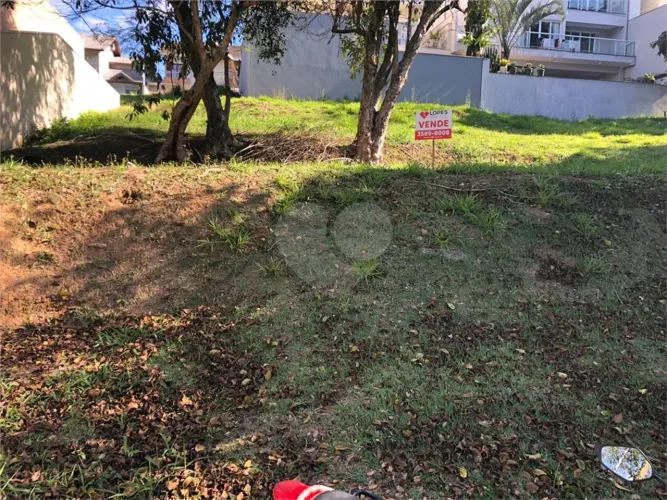 Terreno à Venda
