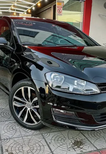 Volkswagen Golf Highline 1.4 TSI Total Flex Aut. 2017