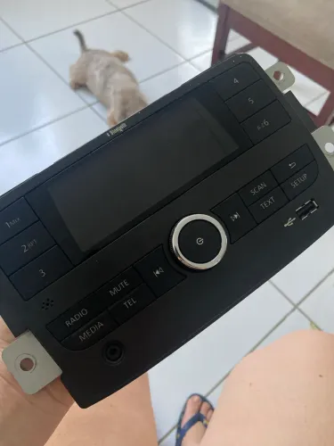 Rádio original Renault Kwid com Bluetooth - completo