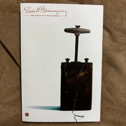 Livro Por Quem os Sinos Dobram