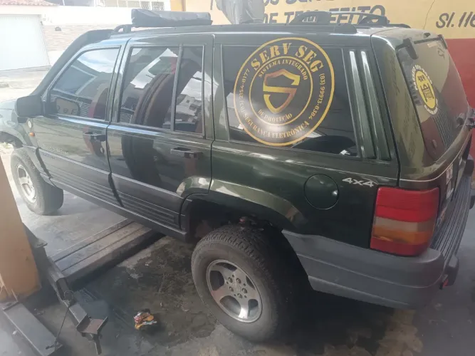 Jeep Grand Cherokee Laredo 4.0 Aut. 1998