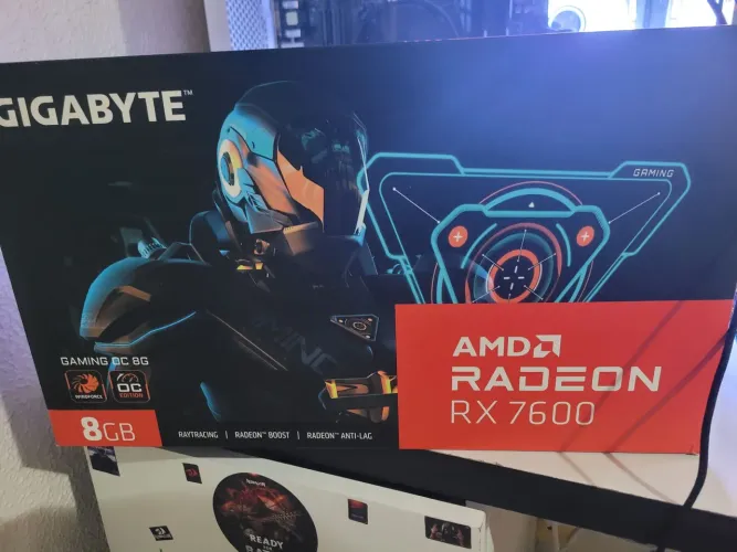 Placa de vídeo 7600 8g