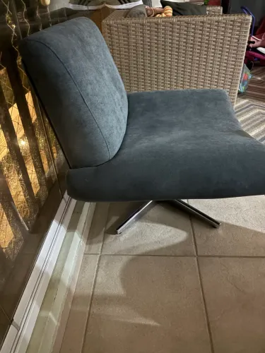 Poltrona confortável giratória
