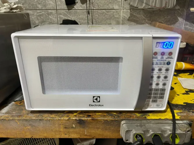 MICROONDAS ELECTROLUX 28L