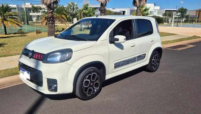 Fiat Uno Sporting Dualogic 1.4 EVO Flex 8V 4P 2015