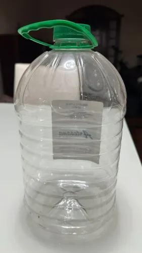 8 Garrafas / Galões de pet 5 Litros