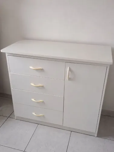 Vendo este painel grande de tv, cômoda, espelho grande 