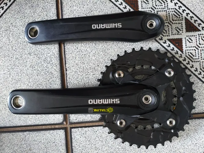 Pedivela Shimano octalink alívio