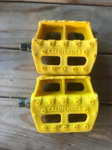 Pedal Caloicross original Ducor amarelo anos 80