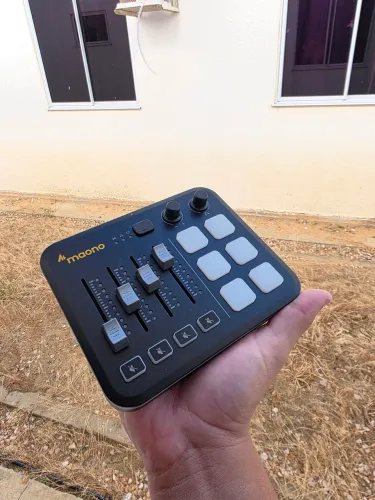 Mixer Controlador de Áudio Maono G2
