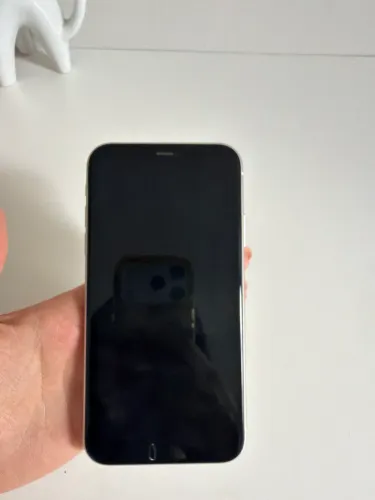 iPhone 11 64GB - FUNDO TRINCADO