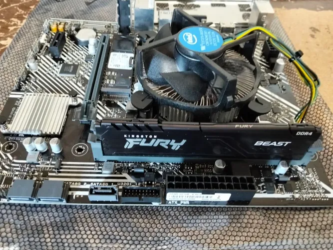 Kit Intel i5 (Décima Geração) completo.