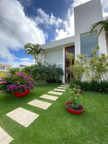 CASA PARA LOCAÇÃO EM GUARAJUBA
