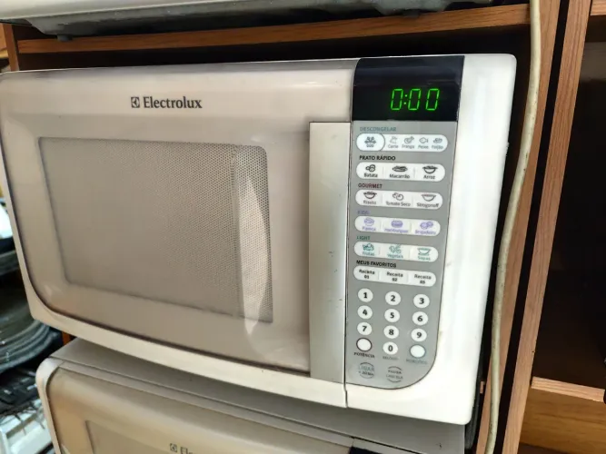 Microondas Electrolux 31L 