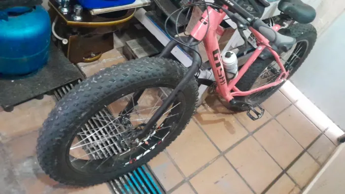**BICICLETA GTSM1 ARO 26 FAT BIKE - SEMINOVA
