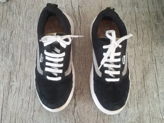 Tênis VANS ULTRARANGE VR3 CUSH 36 USADO