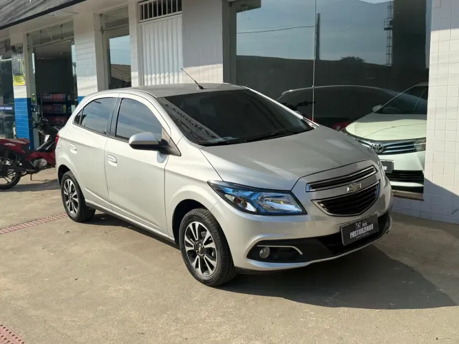 Chevrolet Onix Hatch LTZ 1.4 8V Flex Power Aut. 4P 2015
