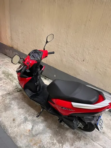 Honda Elite 125 usada em bom estado.