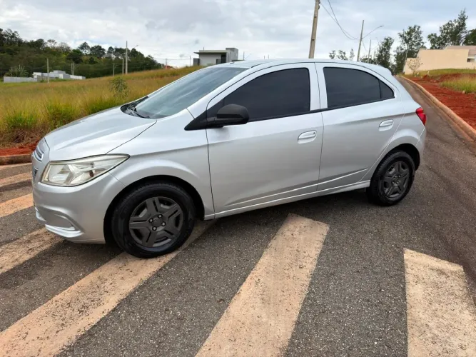 Chevrolet Onix Hatch LT 1.0 8V Flex Power Mec. 4P 2016