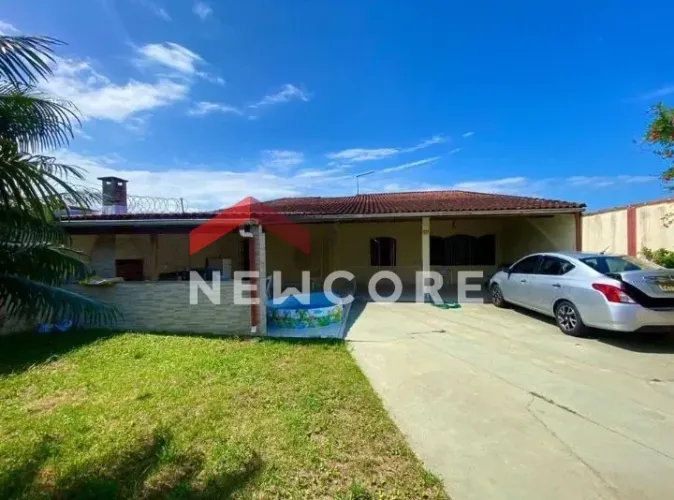 Casa em Rua Assembléia de Deus - Belas Artes - Itanhaém/SP