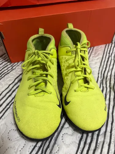 Chuteira Society Nike Phantom Vision Club Verde limão + azul royal