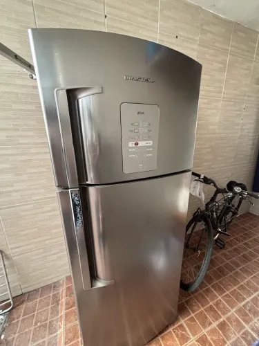 Geladeira Brastemp Inox Frost Free 429 litros.