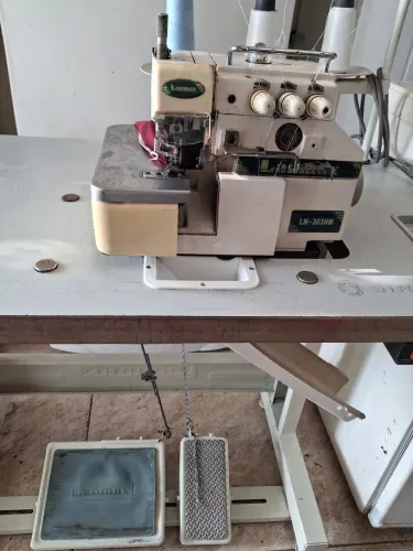 Vendo overlok industrial lamax