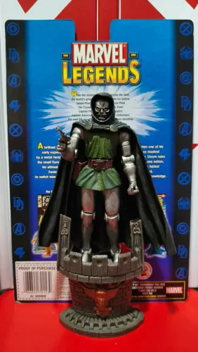 Dr.Doom Marvel Legends TOY BIZ