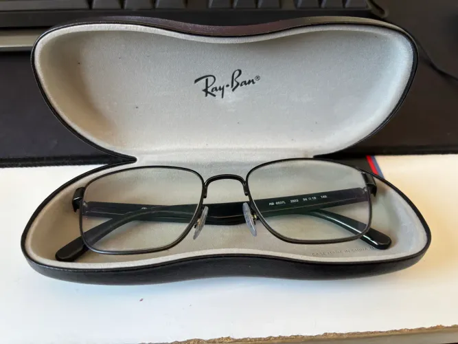 Oculos Ray-Ban semi-novo