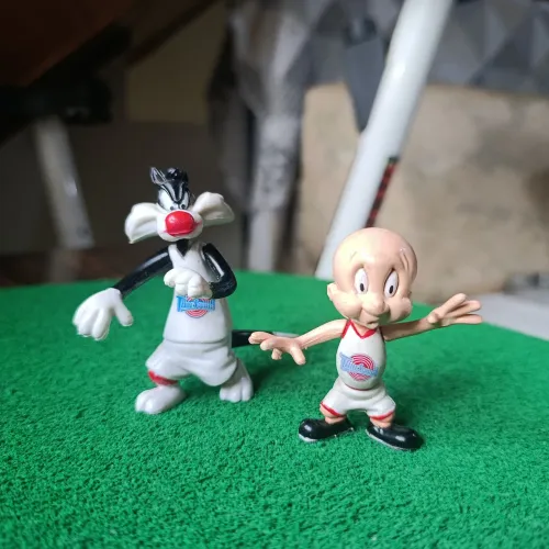 Lote Bonecos Space Jam Hortelino e Frajola