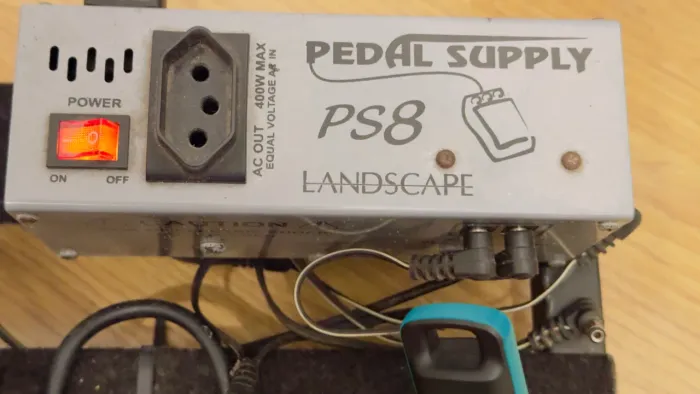 Régua Pedais Landscape Pedal Supply PS8 - 400W AC para Pedalboard