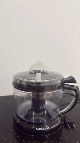 Máquina de suco nova Mondial 