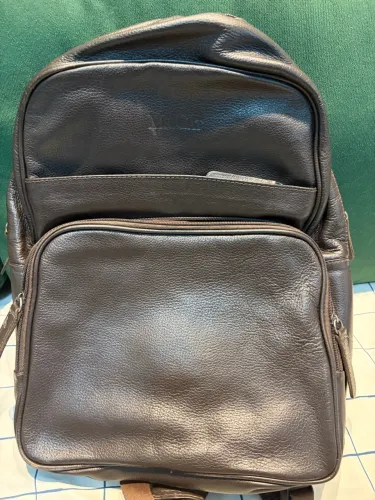 Mochila couro Mrcat marrom