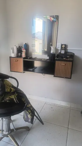 Vendo jogo para barbearia completo motivo ..irei para outro estado a trabalho