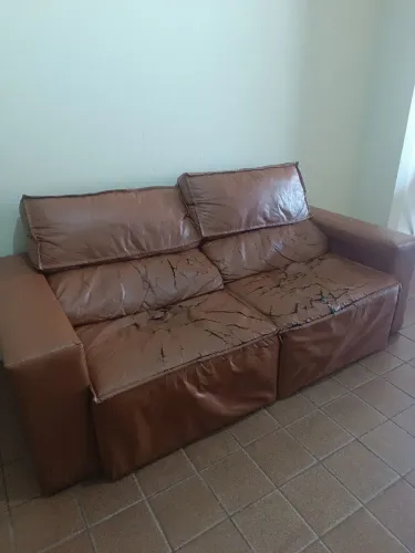 Sofá retrátil e almofadas reclináveis