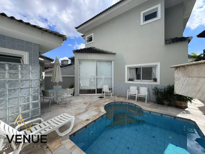 Casa para Locação no Condomínio Arujá 5 em Arujá SP 4 Dormitórios, 3 Suítes, Piscina e Es