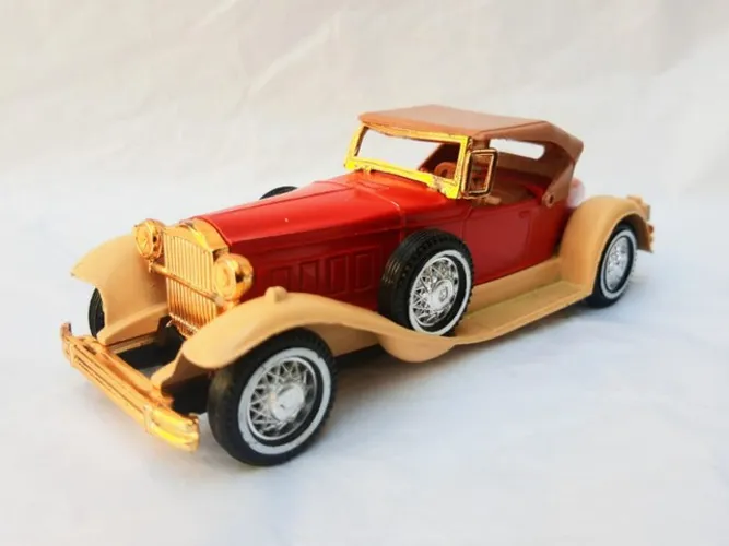 Miniatura *Guísval* Packard<br>-1930 - <br> Boattail Speedster - esc 1:43- Made in Spain.