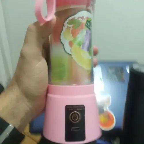 Garrafa térmica digital e liquidificador portátil 