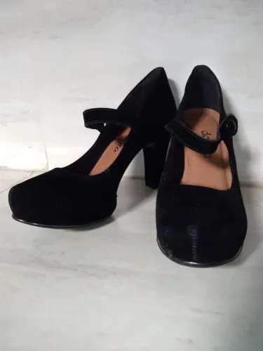 Sapatos pretos de salto alto 37 - Dakota