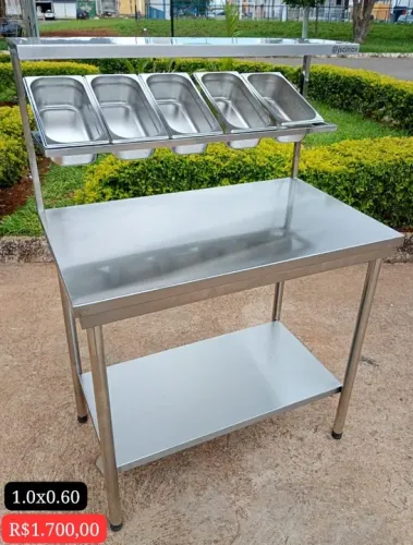 Mesa condimentadora 1.0x0.60 metros - Em aço inox.